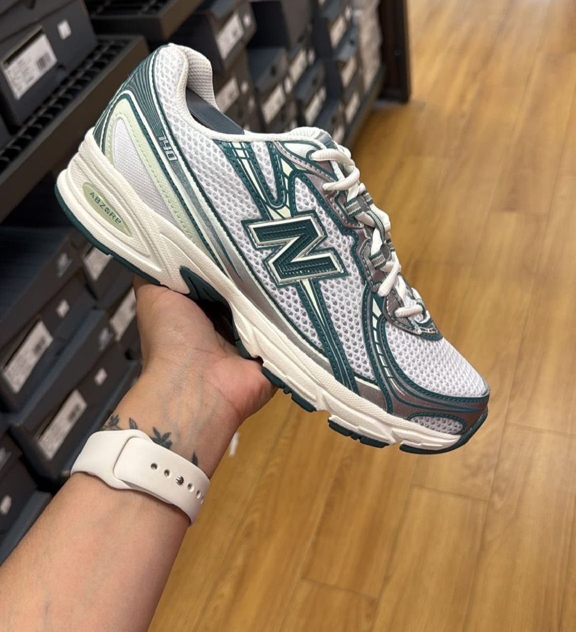 New balance 740